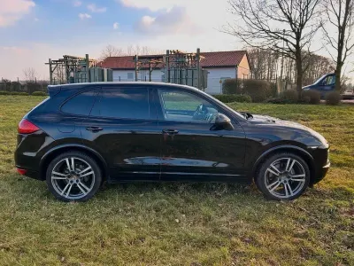 Gebraucht Porsche Cayenne 245 PS (180 kW) 2012 Schwarz SUV