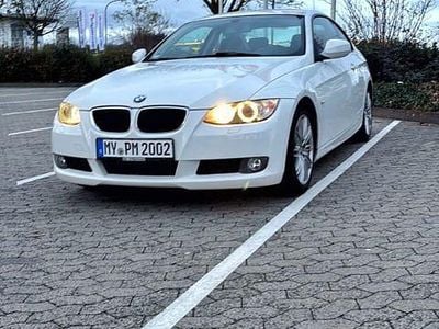Weiß Gebraucht 2009 BMW 320 Coupé | 6.700 € (Fairer Preis)