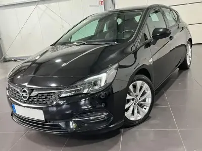 Używany Opel Astra 131 KM (96 kW) 2020 Czarny Sedan/Limuzyna