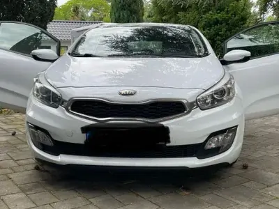 Gebraucht Kia Ceed 135 PS (99 kW) 2014 Weiß Kleinwagen