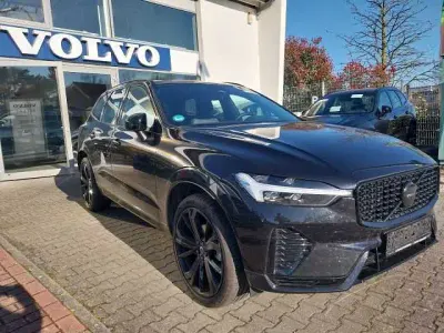 Second-hand Volvo XC60 Plus 250 CP (183 kW) 2025 Negru SUV