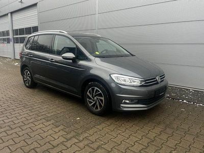 Grau Gebraucht 2018 VW Touran Join Van / Kleinbus | 10.400 € (Guter Preis)