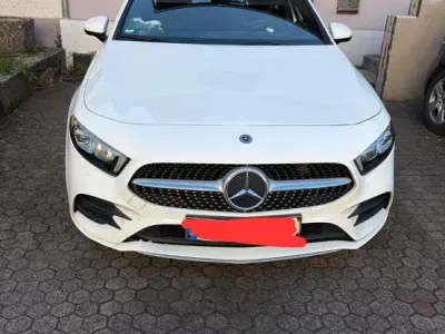 Gebraucht Mercedes A180 AMG line 180 PS (132 kW) 2019 Weiß Limousine