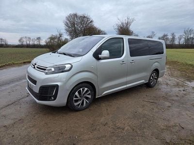 Grau Gebraucht 2017 Citroën Spacetourer Van / Kleinbus | 22.000 € (Fairer Preis)