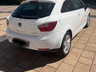 Gebraucht Seat Ibiza 69 PS (50 kW) 2012 Weiß Kleinwagen