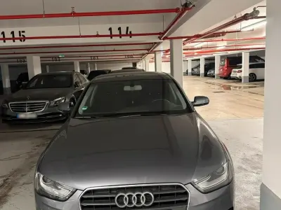 Gebraucht Audi A4 125 PS (91 kW) 2013 Grau Limousine