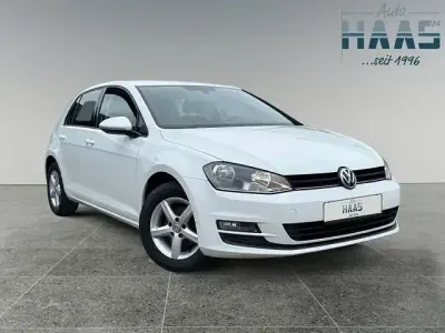 Gebraucht VW Golf VII Trendline 105 PS (77 kW) 2015 Weiß Limousine
