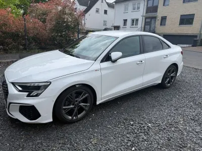Używany Audi A3 S-Line 150 KM (110 kW) 2023 Biały Sedan/Limuzyna