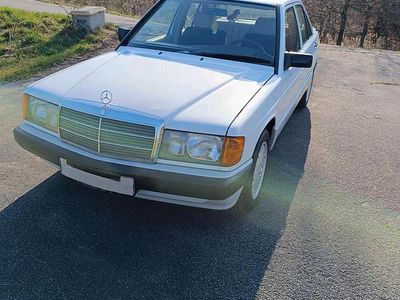 Usata Mercedes 190 108 CV (79 kW) 1991 Bianco Berlina