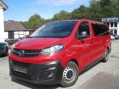 Second-hand Opel Vivaro 144 CP (105 kW) 2021 Roșu Monovolum