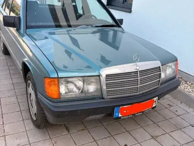 Gebraucht Mercedes 190 73 PS (53 kW) 1986 Grün Limousine