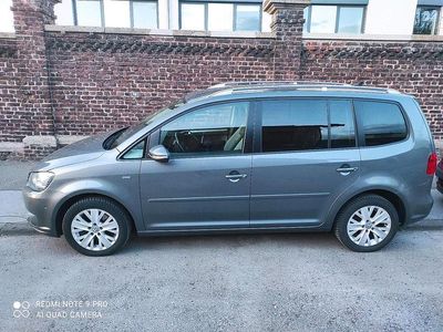 Grau Gebraucht 2013 VW Touran Life Van / Kleinbus | 11.800 € (Etwas zu teuer)