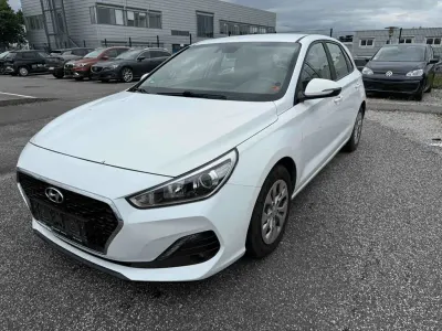 Gebraucht Hyundai i30 Trend 120 PS (88 kW) 2020 Limousine