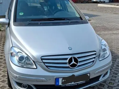 Gebraucht Mercedes B200 140 PS (102 kW) 2007 Silber Van / Kleinbus