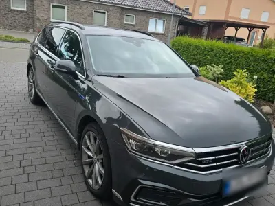 Gebraucht VW Passat GTE 218 PS (160 kW) 2021 Grau Kombi