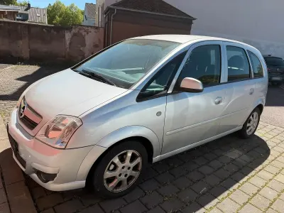 Begagnad Opel Meriva 90 HK (66 kW) 2007 Silver Minibuss