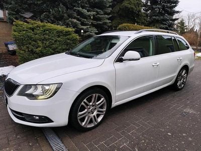 Gebraucht Skoda Superb 170 PS (125 kW) 2015 Weiß Kombi