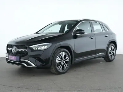 Gebraucht Mercedes GLA200 Progressive 163 PS (119 kW) 2025 Nachtschwarz SUV