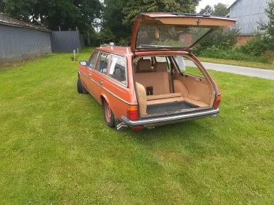 Gebraucht Mercedes 230 123 PS (90 kW) 1982 Rot Kombi