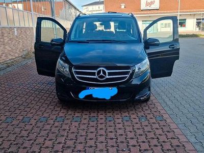 Mercedes V220