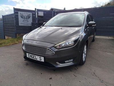 Gebraucht Ford Focus Titanium 125 PS (91 kW) 2016 Grau Kombi