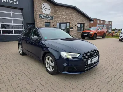 Gebraucht Audi A3 Sport 116 PS (85 kW) 2018 Blau Limousine