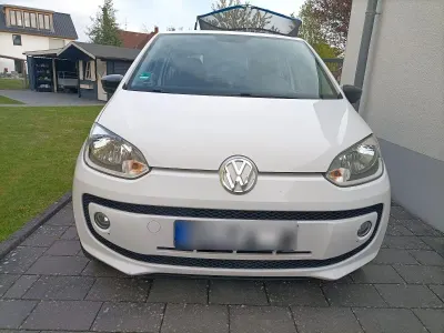 Usado VW up! Cup 68 CV (50 kW) 2014 Negro Utilitario