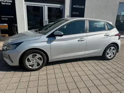 Gebraucht Hyundai i20 Select 101 PS (74 kW) 2021 Silber Kleinwagen