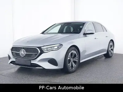 Usado Mercedes E200 204 CV (150 kW) 2024 Plateado Berlina