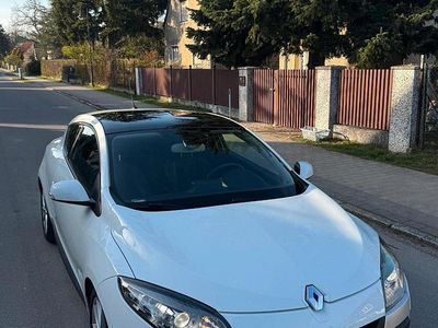 Second-hand Renault Mégane Coupé Night&Day 131 CP (96 kW) 2010 Alb Coupe