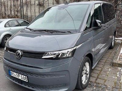 Grau Gebraucht 2022 VW Multivan Van | 45.800 € (Guter Preis)