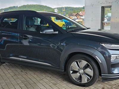 gebraucht Hyundai Kona ELEKTRO 150kW Style, AHK, Schiebedach