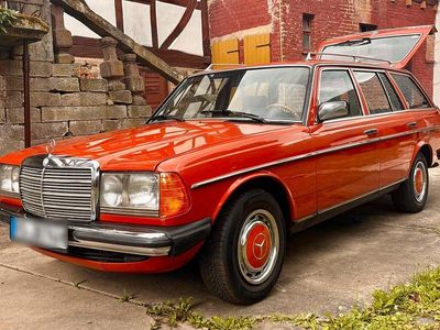 Gebraucht Mercedes 240 72 PS (52 kW) 1981 Rot Kombi