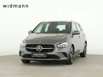 Neu Mercedes B200 Advanced 163 PS (119 kW) 2025 Metalliclack mountaingrau Van / Kleinbus