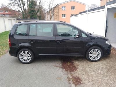 Second-hand VW Touran Trendline 140 CP (102 kW) 2007 Negru Monovolum