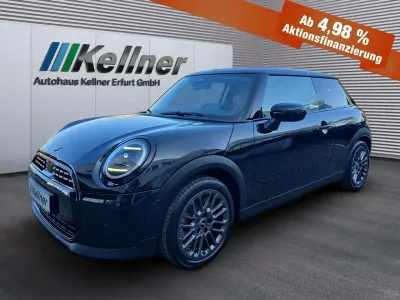 Używany Mini Cooper Classic 156 KM (114 kW) 2024 Czarny Hatchback