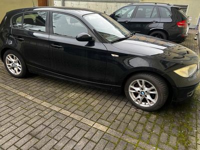 Gebraucht BMW 116 122 PS (89 kW) 2009 Schwarz Kleinwagen