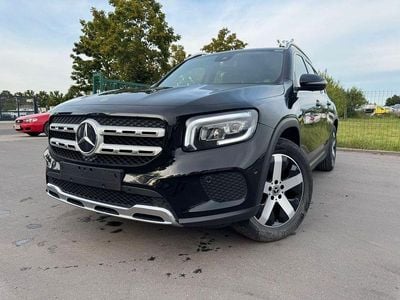 Mercedes GLB220