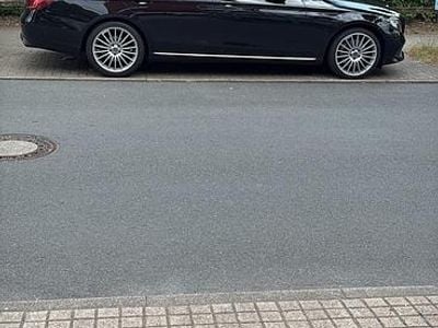 Schwarz Gebraucht 2016 Mercedes E200 AMG line Limousine | 25.000 € (Fairer Preis)