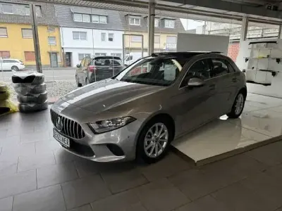 Gebraucht Mercedes A180 Progressive 136 PS (100 kW) 2019 Gold Limousine