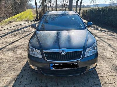 Gebraucht Skoda Octavia 125 PS (91 kW) 2011 Grau Kombi