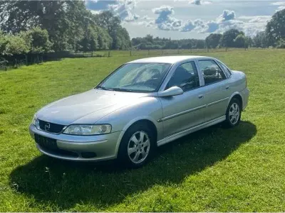 Gebraucht Opel Vectra 101 PS (74 kW) 2001 Silber Limousine