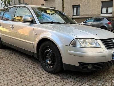 Second-hand VW Passat 130 CP (95 kW) 2002 Argintiu Break