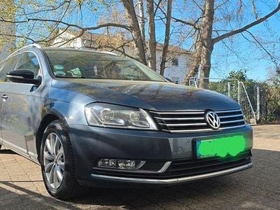 Gebraucht VW Passat Comfortline 140 PS (102 kW) 2014 Grau Kombi