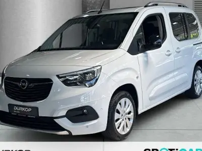 Gebraucht Opel Combo Ultimate 130 PS (95 kW) 2023 Weiß Van / Kleinbus