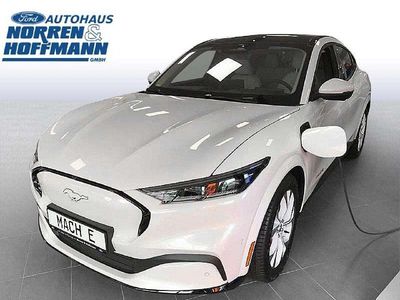Starweiß metallic Gebraucht 2023 Ford Mustang Mach-E Extended Range SUV | 48.980 € (Teuer)