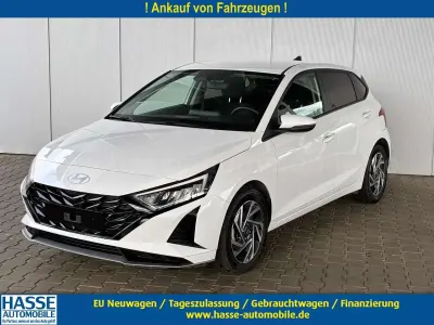 Gebraucht Hyundai i20 Comfort 101 PS (74 kW) 2025 Atlas white Kleinwagen