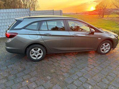Gebraucht Opel Astra Business 101 PS (74 kW) 2017 Grau Kombi