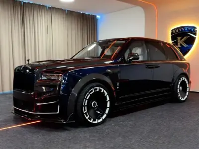 Neu Rolls Royce Cullinan 600 PS (441 kW) 2025 Blau SUV