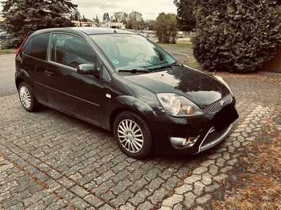 gebraucht Ford Fiesta 1.3 Benziner mit Klimaanlage